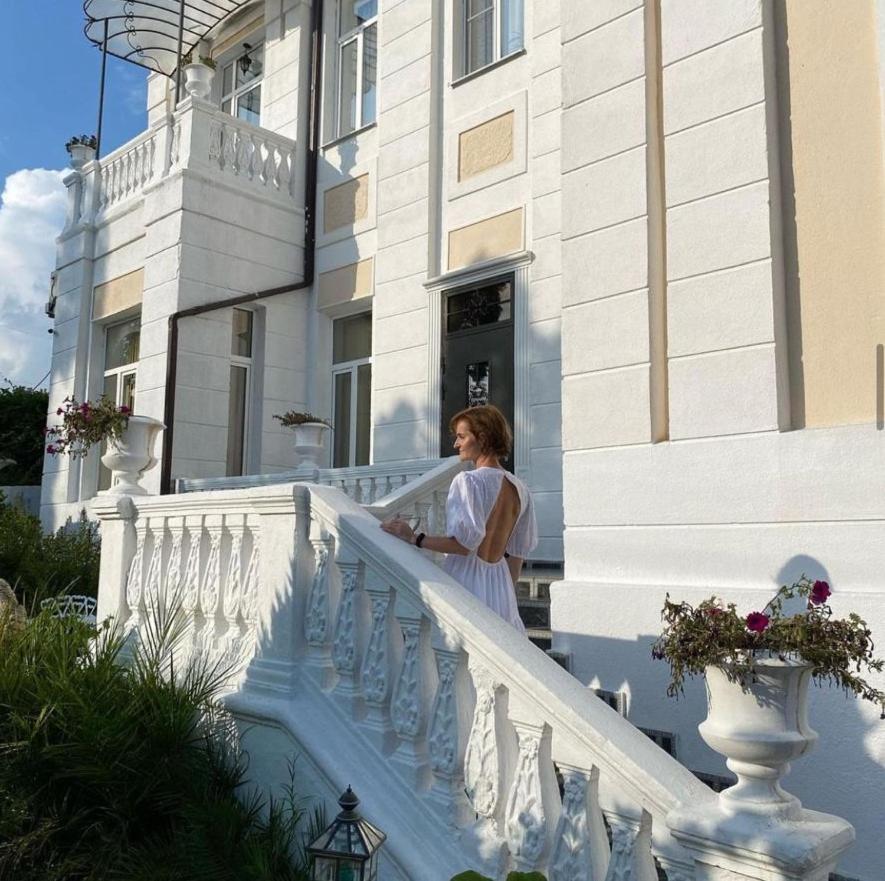 Бутик-Отель Белый Дом Балерины Sochumi Exterior foto